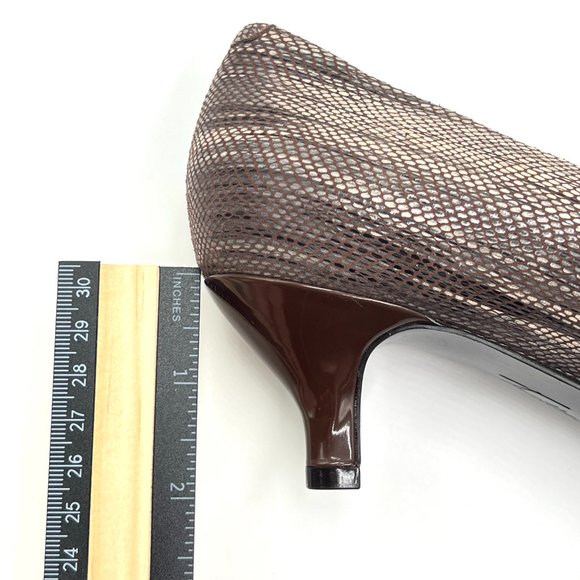 Trotters Womens Size 6 Brown Beige Textile Low Kitten Comfort Heels Pumps Shoes - Picture 13 of 14